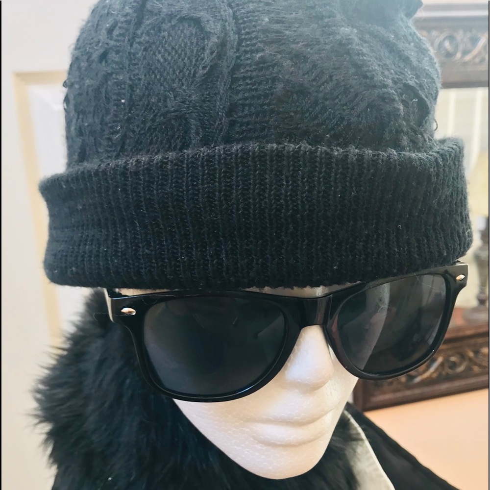 (2/$20..) Faux Fur collar, & Hat